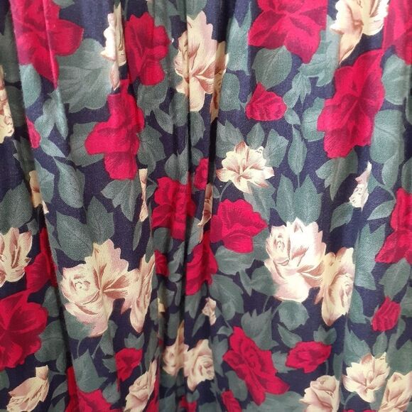 Vintage Dark Floral Button-Down Dress - Picture 10 of 16